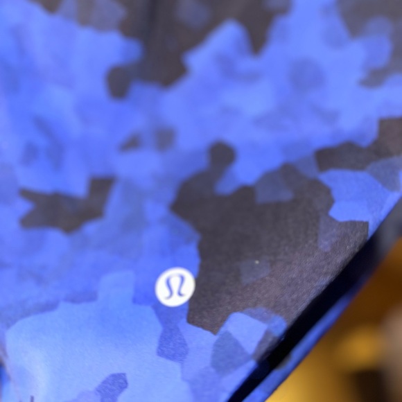 Lululemon Blue Camo Racerback Tank Size 6 - Picture 7 of 7